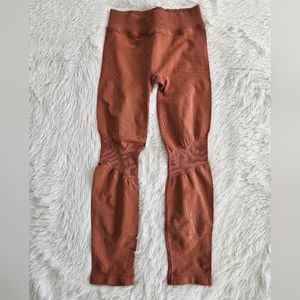 Free People Movement mid rise leggings Terracotta Size M/L